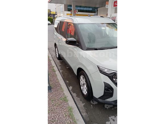 Sahibinden Ford Tourneo Courier 1.5 EcoBlue Titanium 2025 Model