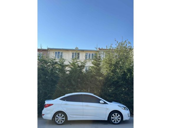 Sahibinden Hyundai Accent Blue 1.4 CVVT Mode Plus 2013 Model 