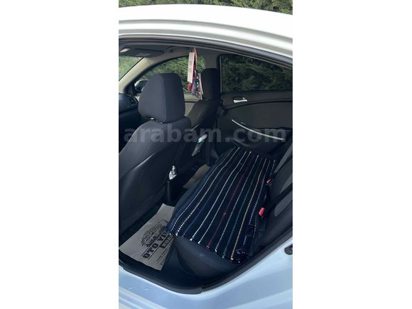 Sahibinden Hyundai Accent Blue 1.4 CVVT Mode Plus 2013 Model 