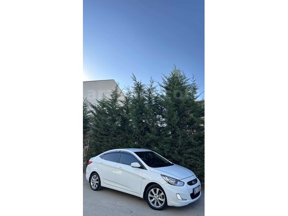 Sahibinden Hyundai Accent Blue 1.4 CVVT Mode Plus 2013 Model 