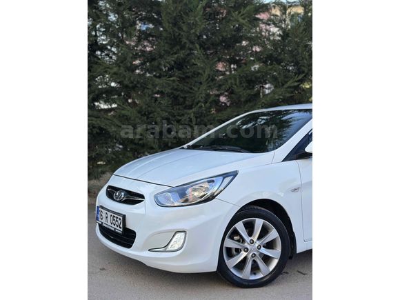 Sahibinden Hyundai Accent Blue 1.4 CVVT Mode Plus 2013 Model 
