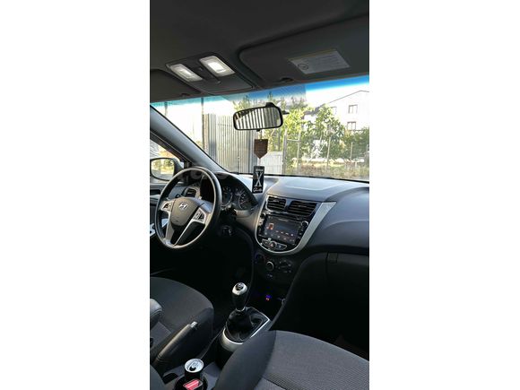 Sahibinden Hyundai Accent Blue 1.4 CVVT Mode Plus 2013 Model 