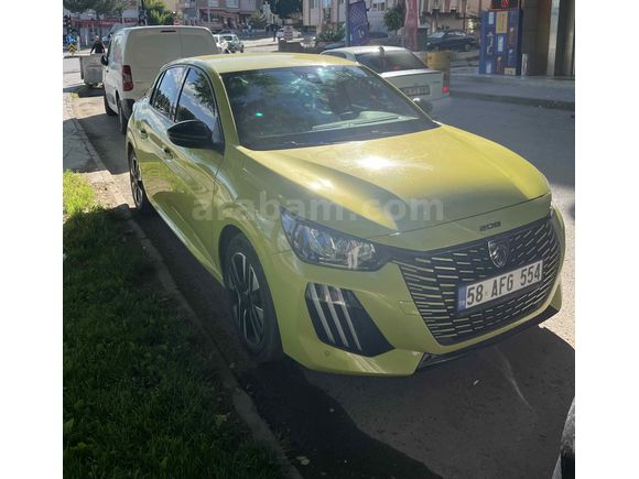 Sahibinden Peugeot 208 1.2 PureTech Allure Selection 2024 Model  5.850 km Yeşil (metalik)