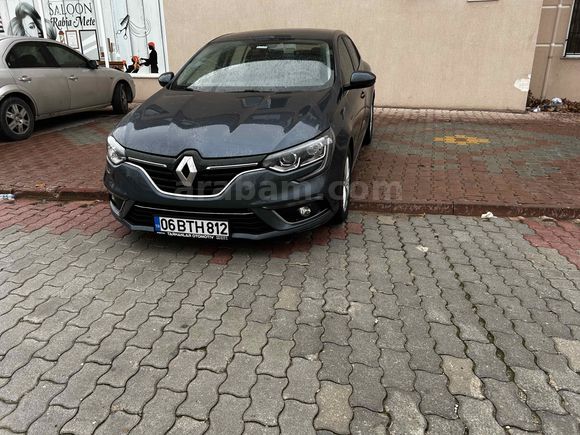 Sahibinden Renault Megane 1.5 Blue DCI Touch 2019 Model  168500km Mavi (metalik)