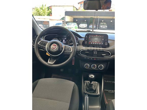 Fiat Egea 1.4 Fire Easy Plus 2023 Model 
32bn km 