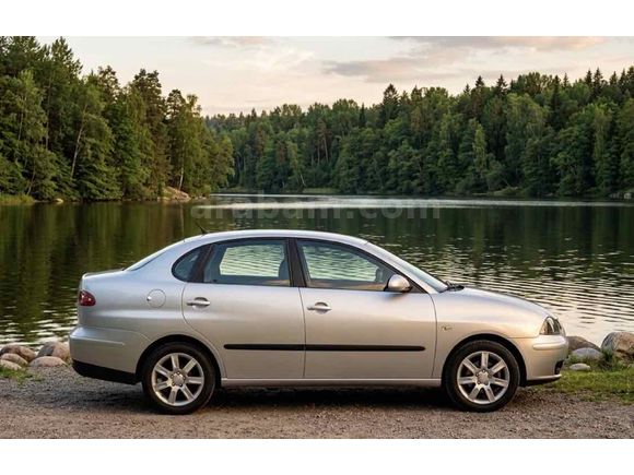 İKİNCİ SAHİBİNDEN DÜŞÜK KM ATİK AİLE ARABASI - 485 LT BAGAJ