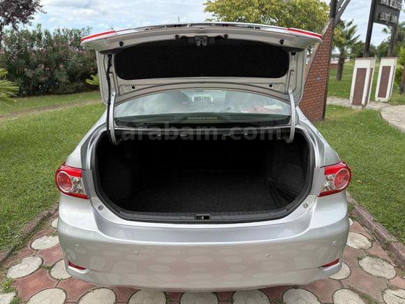 2011 MODEL TOYATA COROLLA MAKYAJLI KASA 