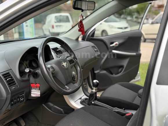 2011 MODEL TOYATA COROLLA MAKYAJLI KASA 