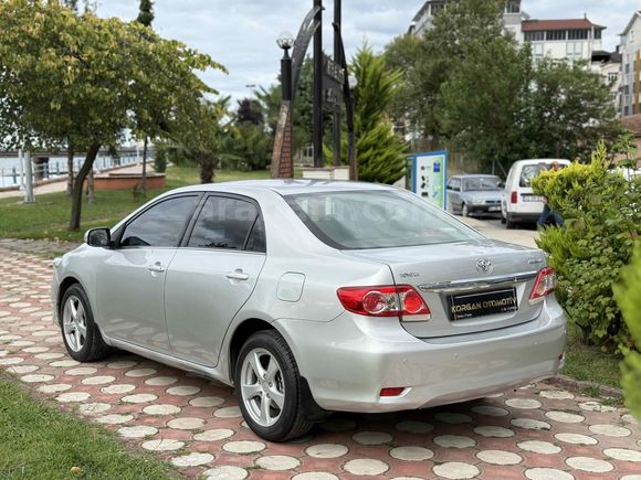 2011 MODEL TOYATA COROLLA MAKYAJLI KASA 