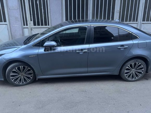 Sahibinden Toyota Corolla 1.8 Hybrid Flame X-Pack 2021 Model  140.000 km Gri (metalik)