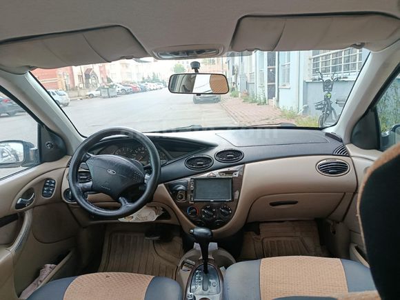 Sahibinden otomatik Ford Focus 1.6 Ghia 2002 Model