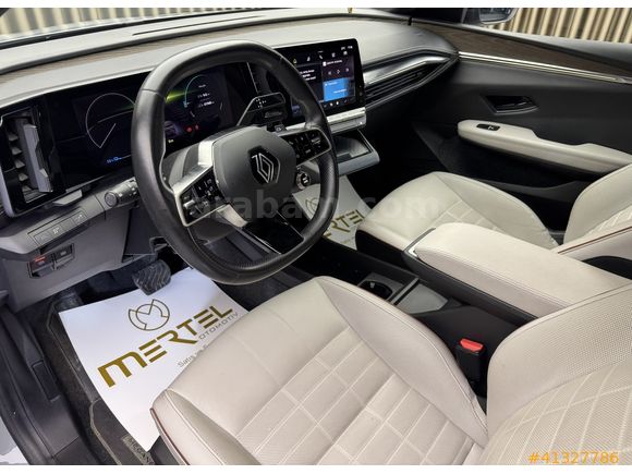 BOYASIZ,ÇİFT RENK,OTONOM,BEJ DERİ,K ISITMA EV60 E-TECH MEGANE