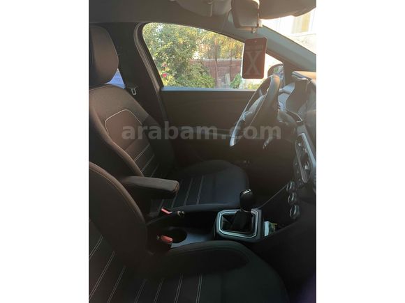Sahibinden Dacia Sandero 1.0 Stepway 2024 Model 