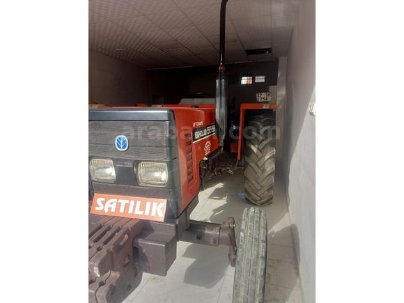 Levent Galeri den 2000 model satılık New Holland 55-56 traktör