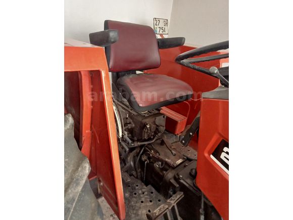 Levent Galeri den 2000 model satılık New Holland 55-56 traktör