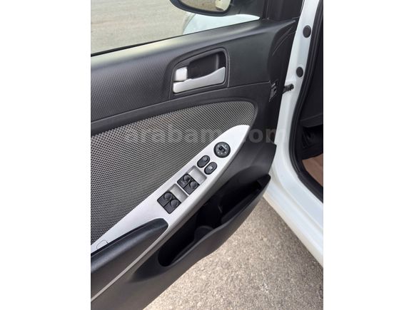 Accent Blue 1.6 CRDI OTOMATİK 1 BOYA HARİCİ HATASIZ 
