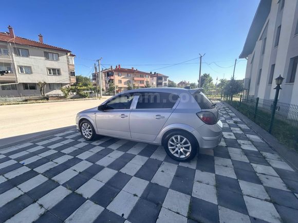 Full+full bakımlı Opel Astra 1.3 CDTI Elegance 2005 Model 