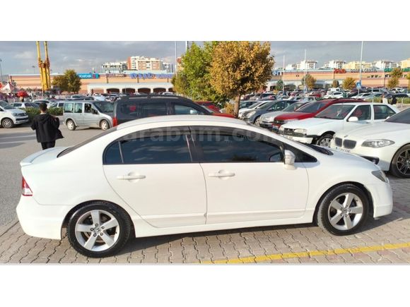 Sahibinden Honda Civic 1.6i VTEC Premium 2010 Model