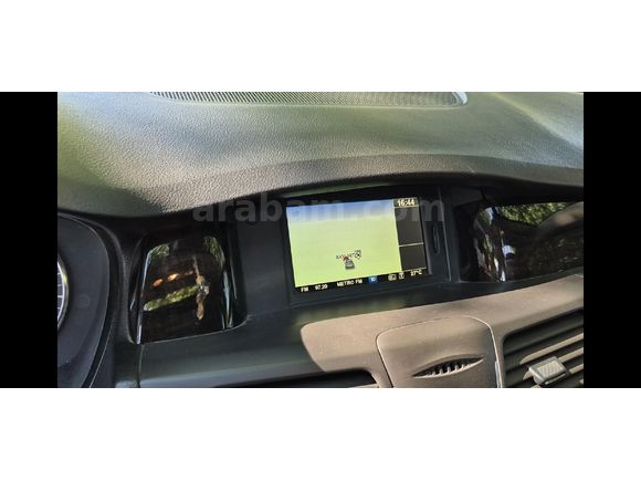 DEĞİŞENSİZ BOYASIZ Renault Latitude 2.0 dCi Executive full+full Dolu Cam tavan Masajlı bej deri elektrikli koltuk 2011 model 270 bin km sedefli beyaz
