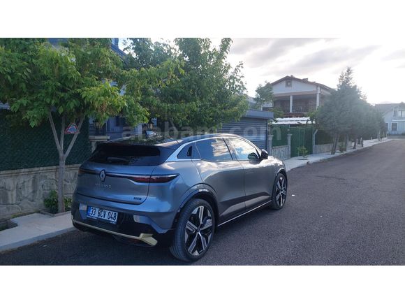 2024 Renault Megane E-Tech Iconic 30 bin km de