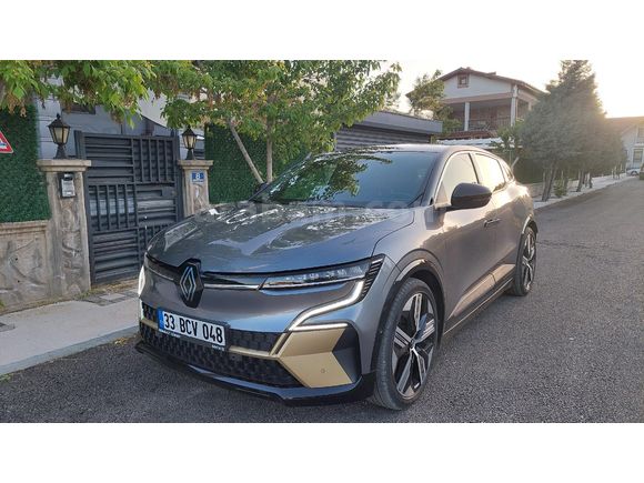 2024 Renault Megane E-Tech Iconic 30 bin km de
