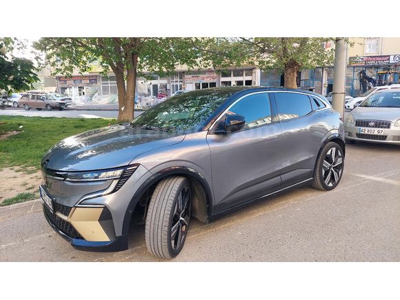 2024 Renault Megane E-Tech Iconic 30 bin km de