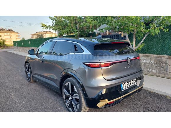 2024 Renault Megane E-Tech Iconic 30 bin km de