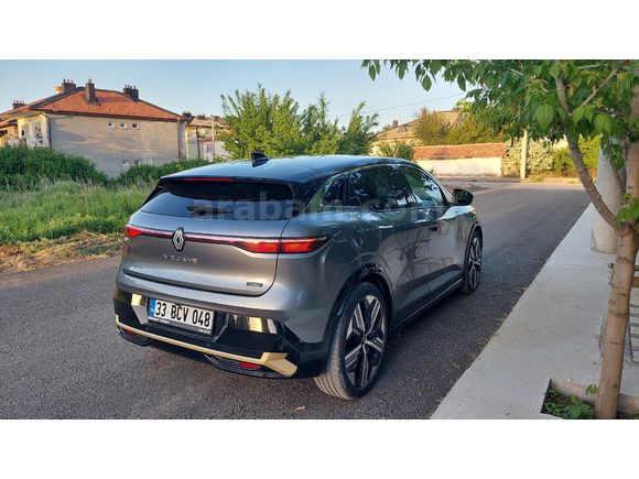 2024 Renault Megane E-Tech Iconic 30 bin km de