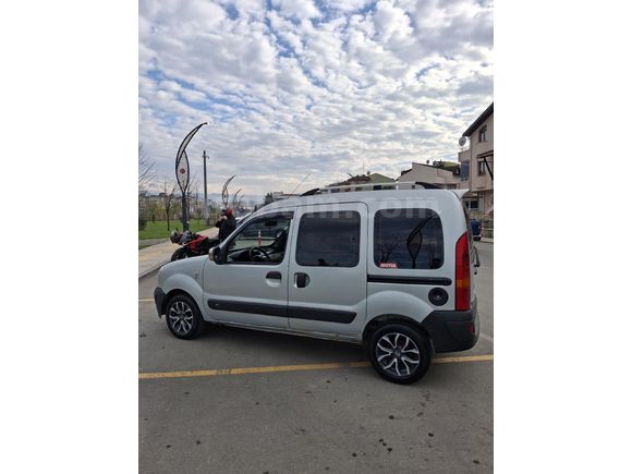 Sahibinden Renault Kangoo 1.5 dCi Expression 2006 Model  327.000 km Gri (metalik)