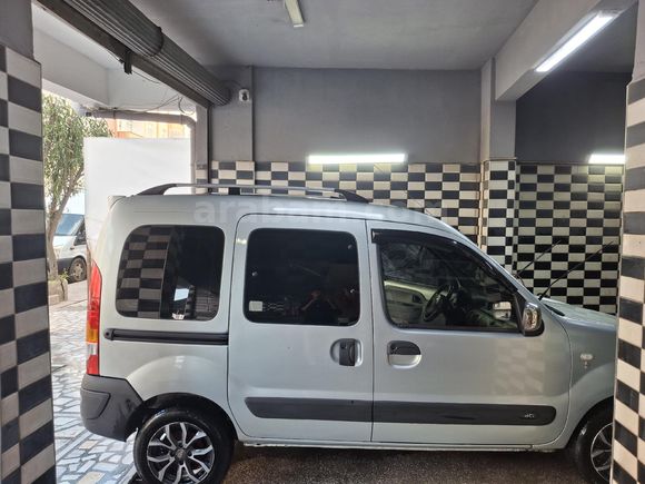 Sahibinden Renault Kangoo 1.5 dCi Expression 2006 Model  327.000 km Gri (metalik)