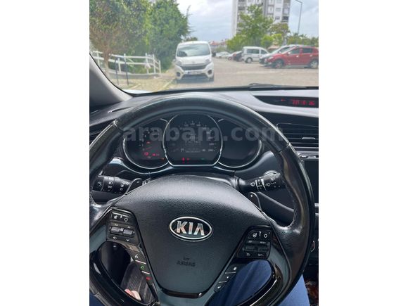 Sahibinden Kia Ceed 1.6 CRDi Premium 2013 Model