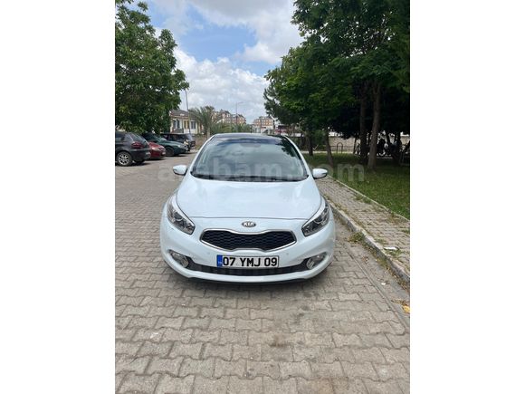 Sahibinden Kia Ceed 1.6 CRDi Premium 2013 Model