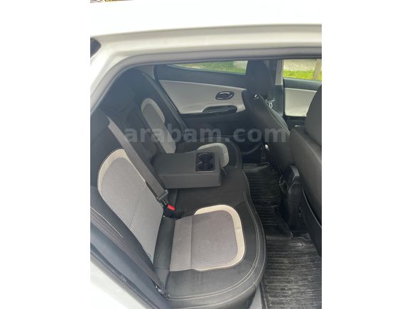 Sahibinden Kia Ceed 1.6 CRDi Premium 2013 Model