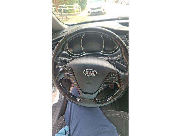 Sahibinden Kia Ceed 1.6 CRDi Premium 2013 Model