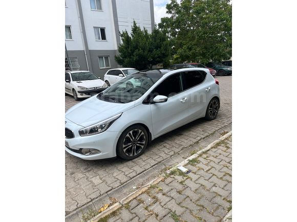 Sahibinden Kia Ceed 1.6 CRDi Premium 2013 Model