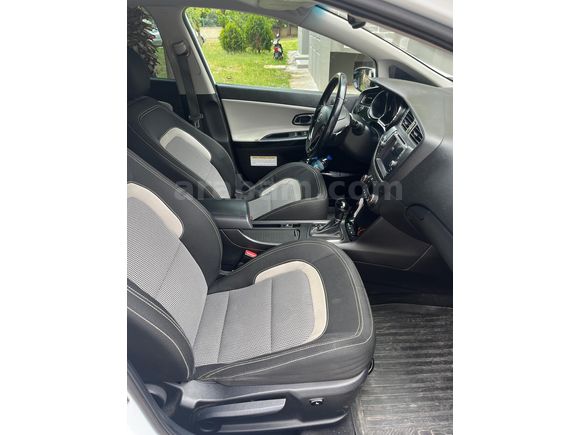 Sahibinden Kia Ceed 1.6 CRDi Premium 2013 Model