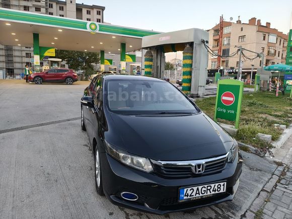 Sahibinden Honda Civic 1.6i VTEC Eco Premium 2013 Model