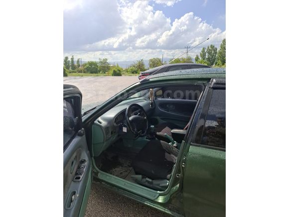 Motorsiklet hatta bisiklet parasına klimalı otomobil - Proton 416 Glxi Persona