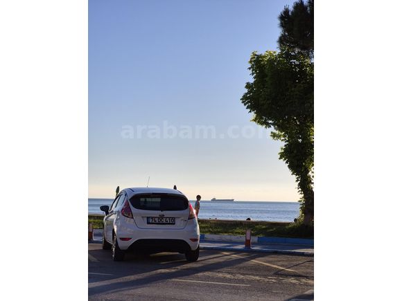 ilk Sahibinden Ford Fiesta 1.25 Trend 2014 Model