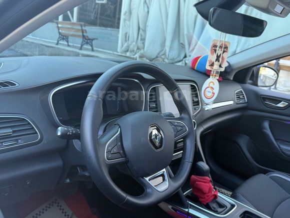 Sahibinden Renault Megane 1.3 TCe Icon 2024 Model 