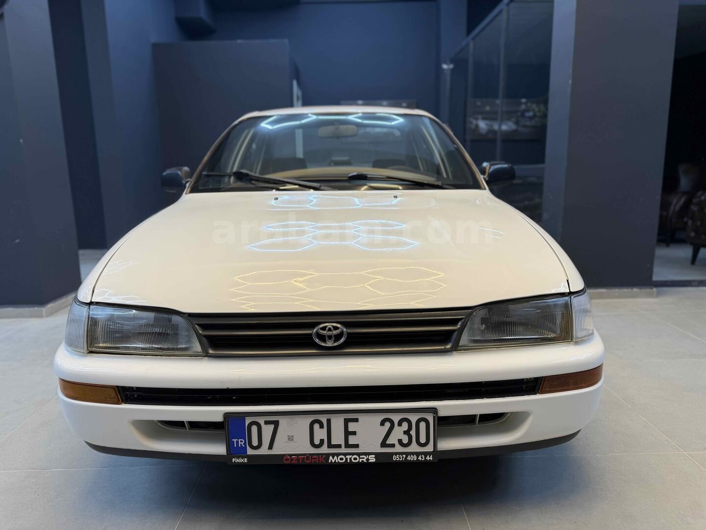 Galeriden Toyota Corolla 1.6 GLi 1998 Model Antalya 305.000 km Beyaz 2