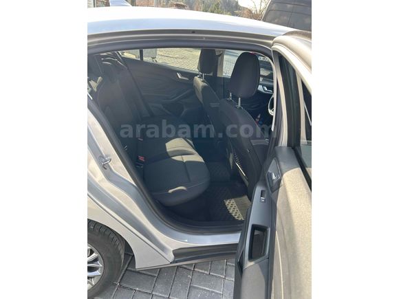 Sahibinden Ford Focus 1.5 TDCi Titanium 2021 çıkışlı 