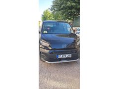 Sahibinden Fiat Doblo Combi 1.5 BlueHDi Premio Plus 2024 Model  50.000 km Siyah