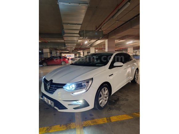 Sahibinden Renault Megane 1.3 TCe Joy Comfort 2022 Model Ankara 70.000 km Beyaz