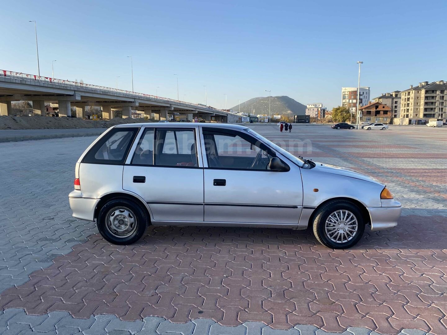 Sahibinden Suzuki Swift 1.3 GLX 2001 Model Isparta 170.000 km Gri 4