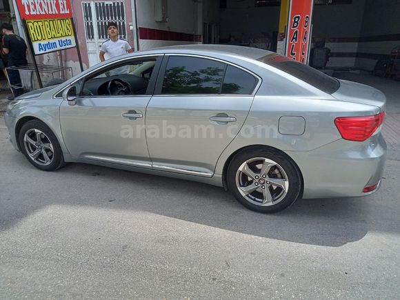 Sahibinden Toyota Avensis 1.6 Elegant Extra 2013 Model Adana