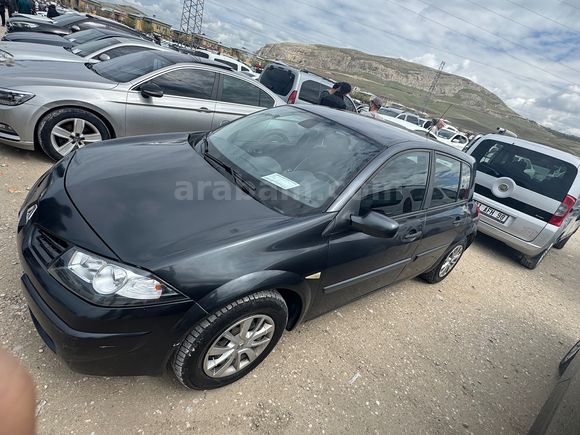Sahibinden Renault Megane 1.4 Authentique 2009 Model 