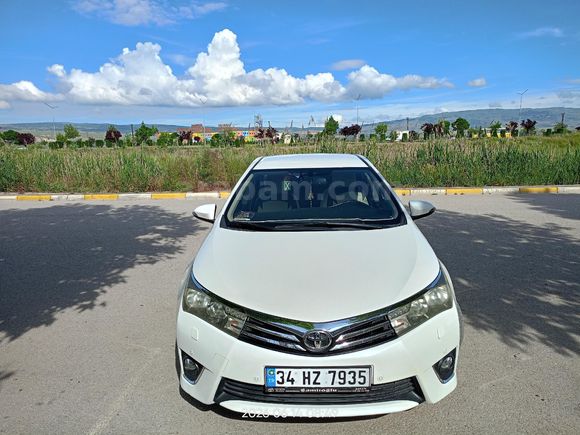 Sahibinden Toyota Corolla 1.6 Premium 2013 Model  94.400 km Beyaz