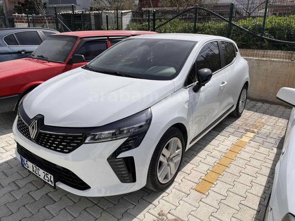 Sahibinden Renault Clio 1.0 TCe Evolution 2025 Model  12.000 km Beyaz