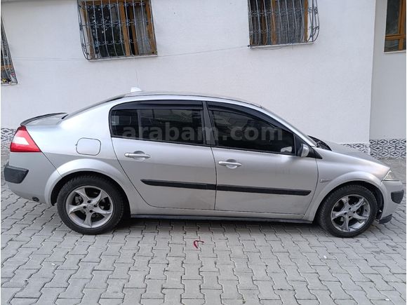 Sahibinden Renault Megane 2.0 Dynamique 2006 Model  330.000 km Bej